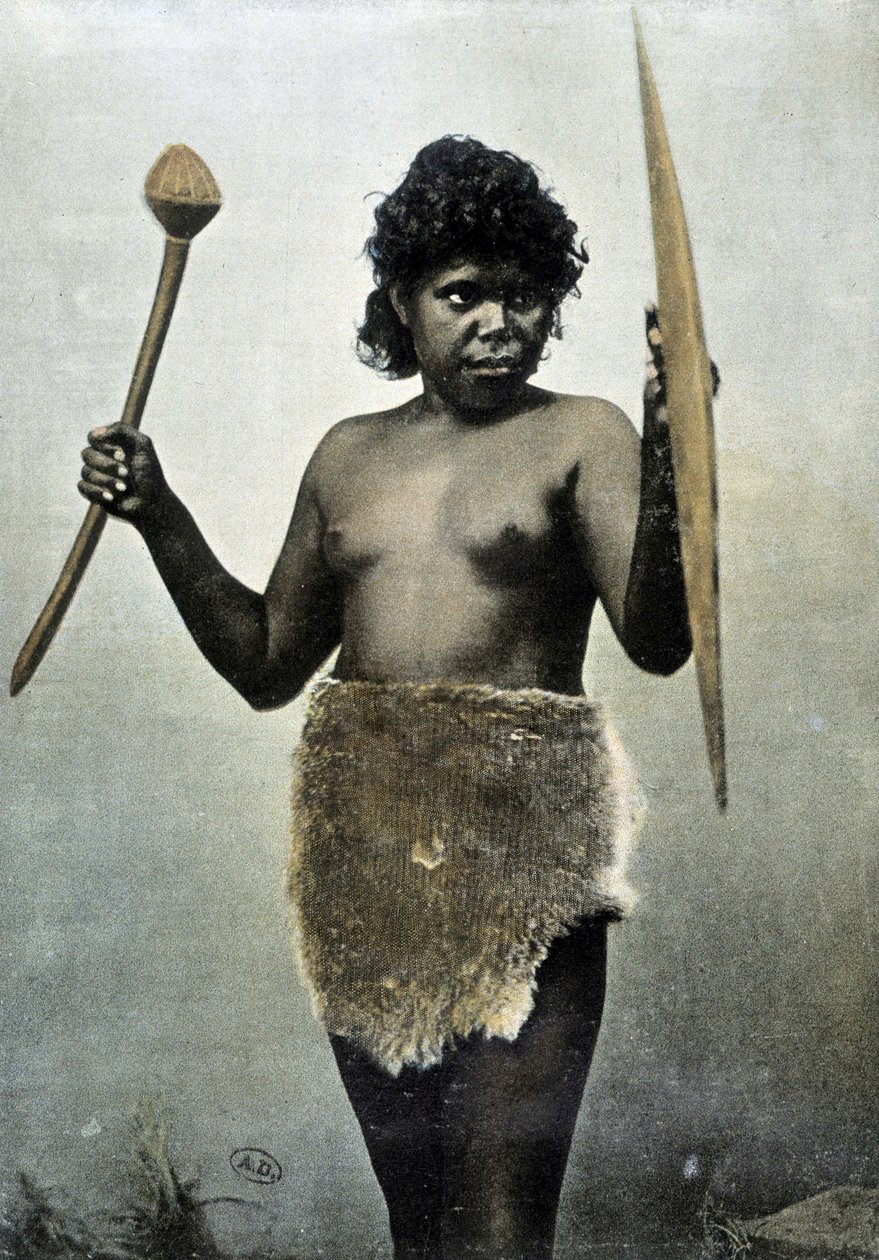 Mulher aborígene australiana encarregada dos braços do marido - autocrómio de Unknown photographer