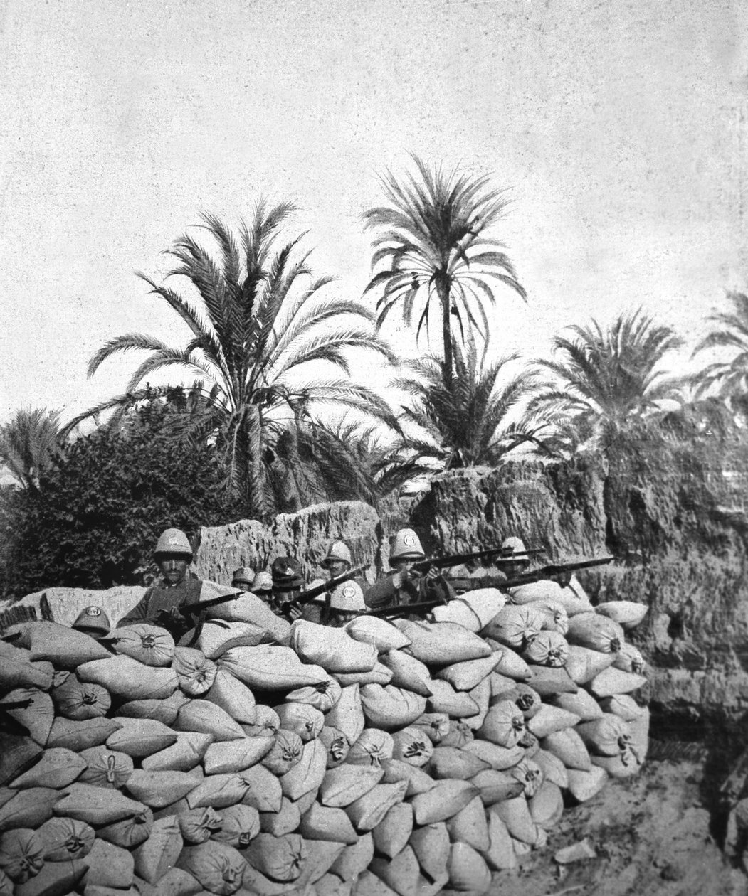 Conquista da Líbia pela Itália, c.1911 (fotografia a preto e branco) de Unknown photographer