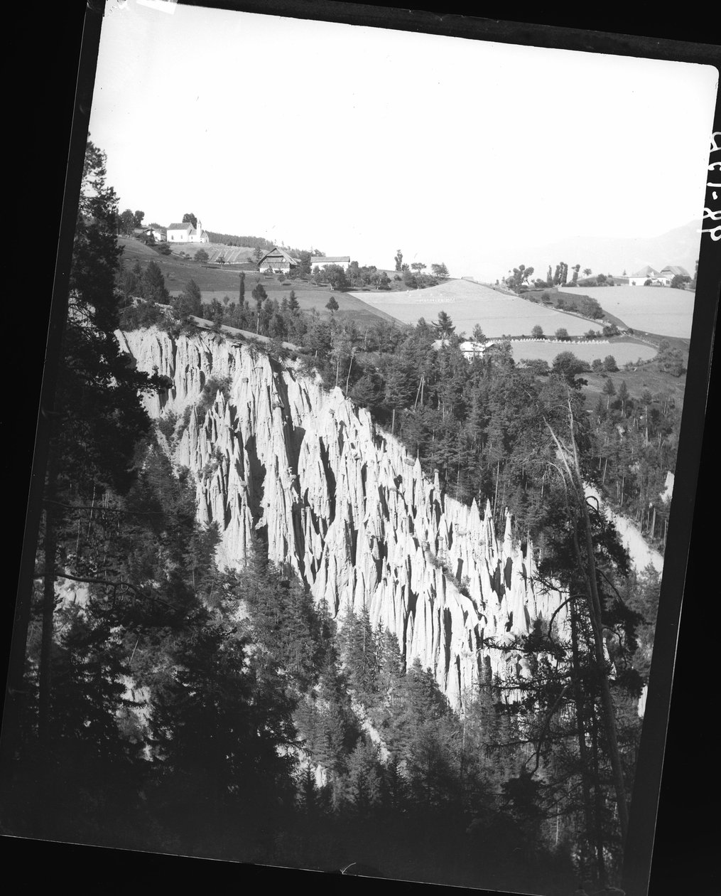 Pilar de terra em Ritten, perto de Bolzano de Unknown photographer