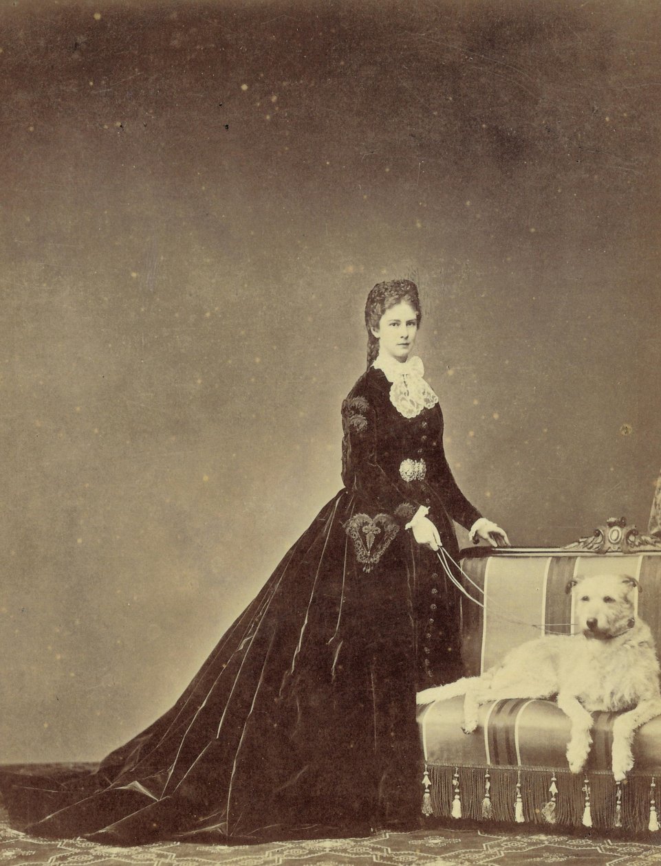 Elisabeth, Imperatriz da Áustria e Rainha Consorte da Hungria (24 de dezembro de 1837 - 10 de setembro de 1898) (foto) de Unknown photographer