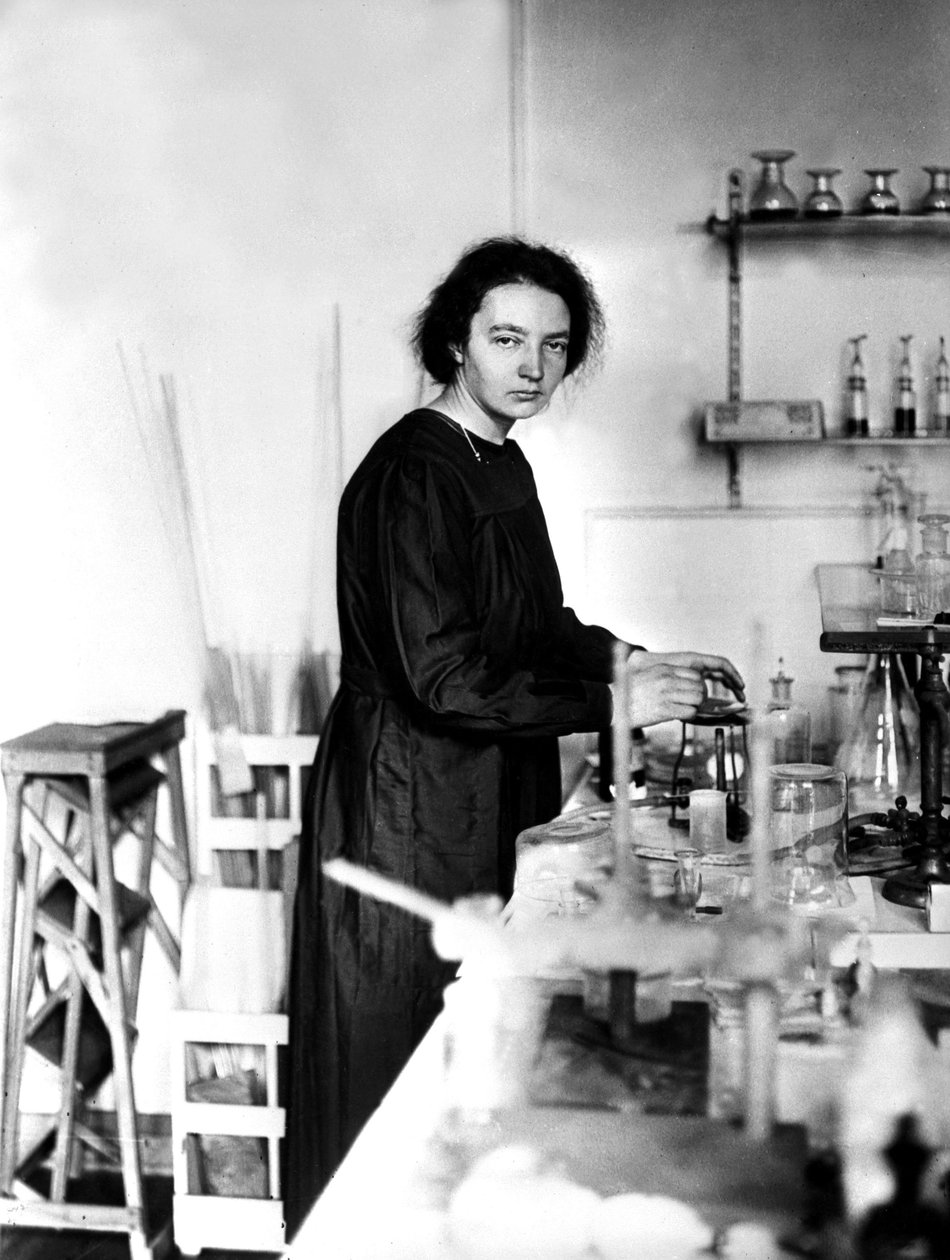 Irene Joliot Curie, c.1921 (fotografia a preto e branco) de Unknown photographer