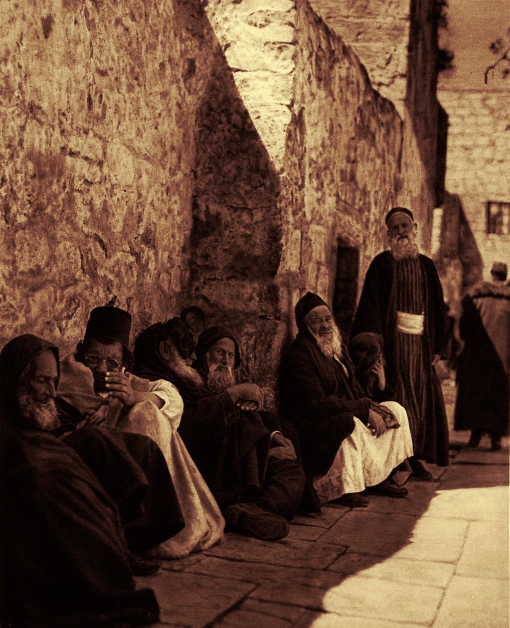 Judeus no Muro das Lamentações de Unknown photographer