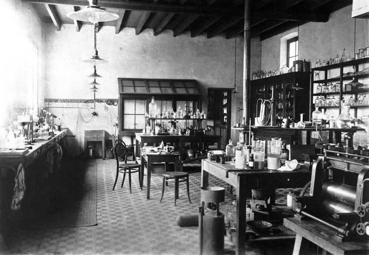Laboratório de Alfred Nobel na sua Villa em Sanremo de Unknown photographer