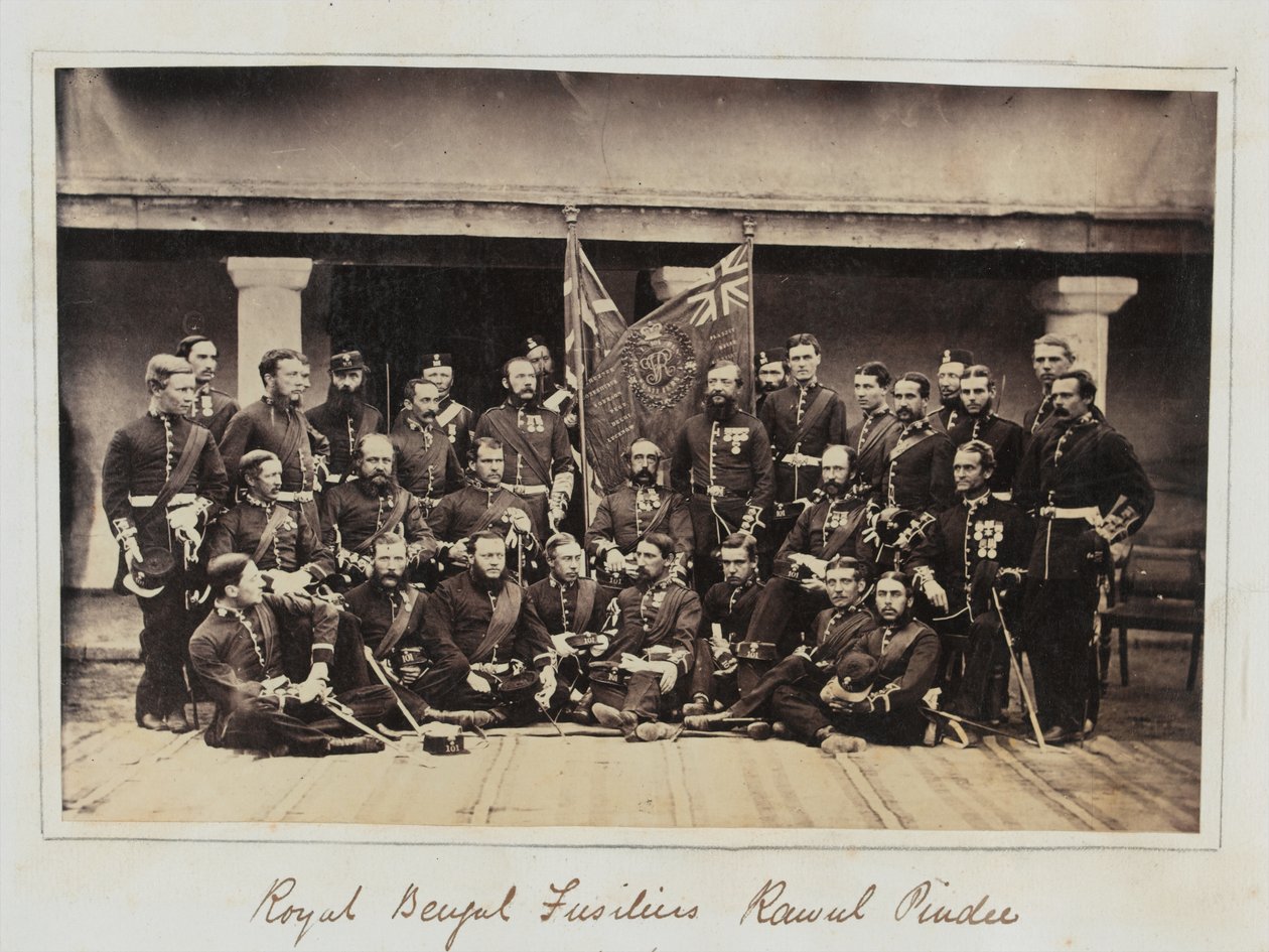 Membros do 101º Regimento de Foot (Royal Bengal Bengal Fusiliers) em Rawalpindi de Unknown photographer