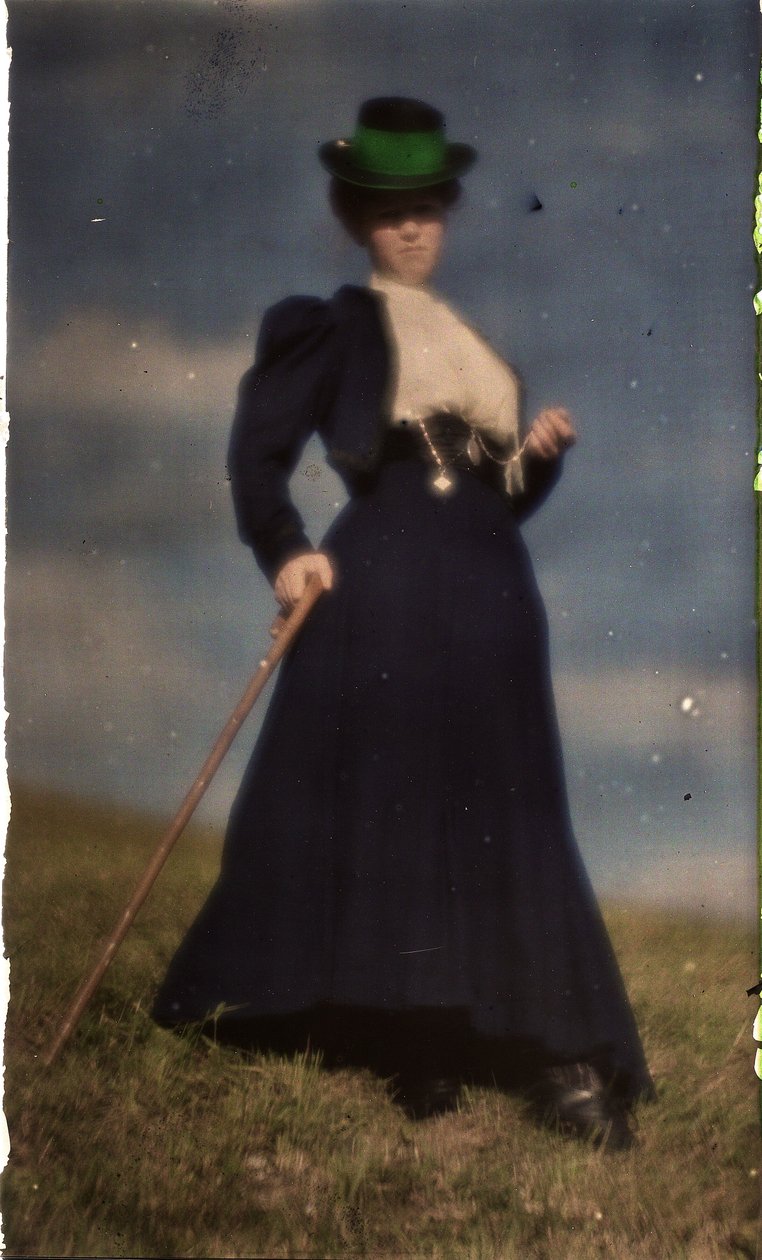 Miss Mary com o fato azul de Unknown photographer