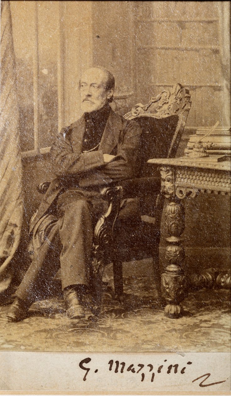 Retrato de Giuseppe Mazzini, com autógrafo (foto a p/b) de Unknown photographer