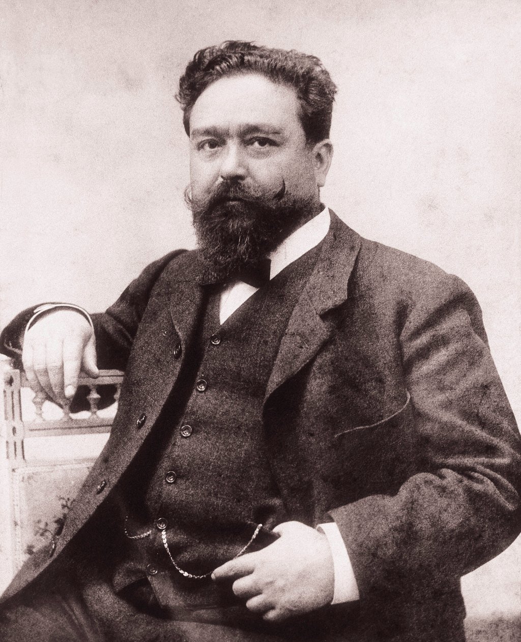 Retrato de Isaac Albeniz (1860-1909), pianista e compositor espanhol. Fotografia,1886. Fundação Albeniz, Madrid. de Unknown photographer
