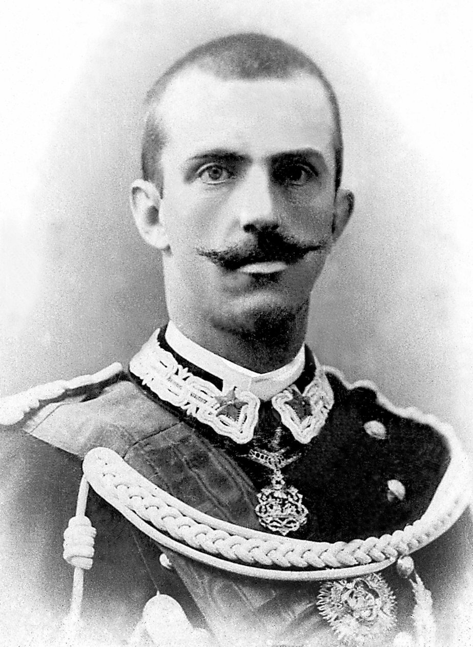 Retrato de Victor Emmanuel III da Itália (Victor-Emmanuel) (Vittorio Emanuele) (1869-1947), Rei da Itália de 1900 até à sua abdicação em 1946. de Unknown photographer