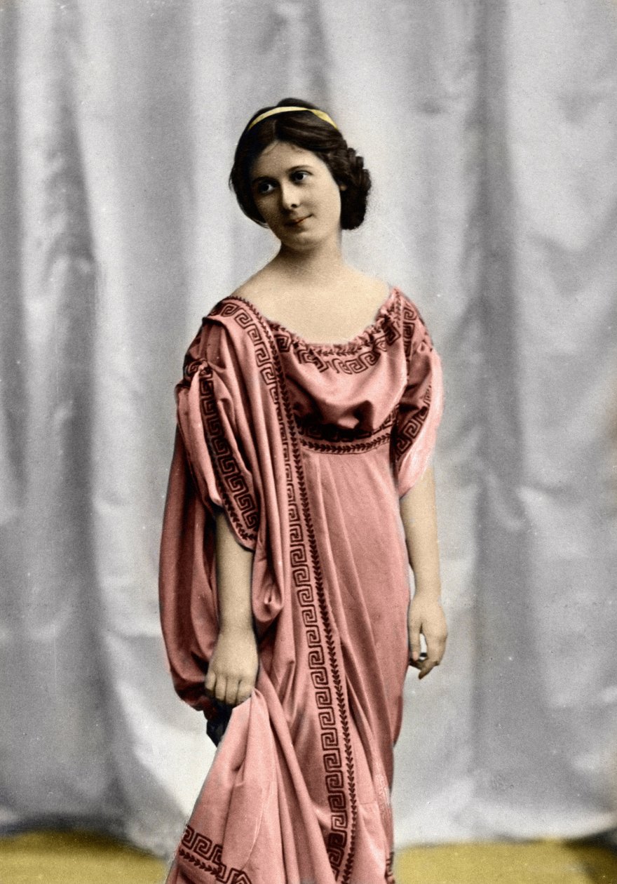 Retrato da bailarina Isadora Duncan (1877-1927) (Retrato da bailarina Isadora Duncan) Fotografia do início do século XX Colecção privada de Unknown photographer