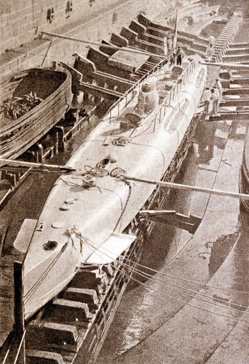 O Narval, primeiro submarino francês de Unknown photographer
