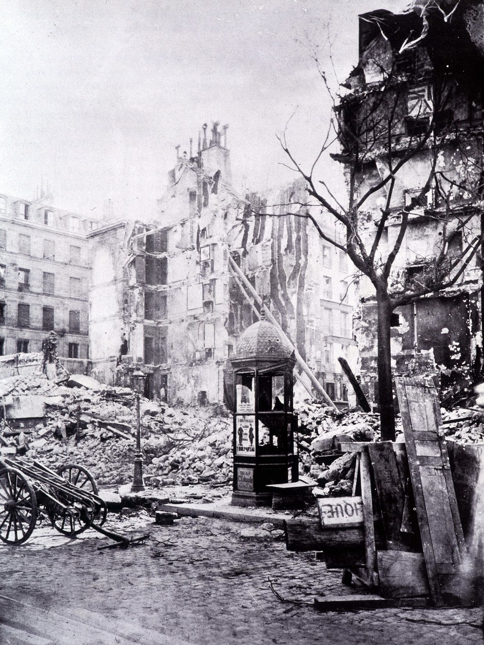 As grandes obras de Paris: a esquina da Rue Royal com a Rue du Fbg St Antoine de Unknown photographer