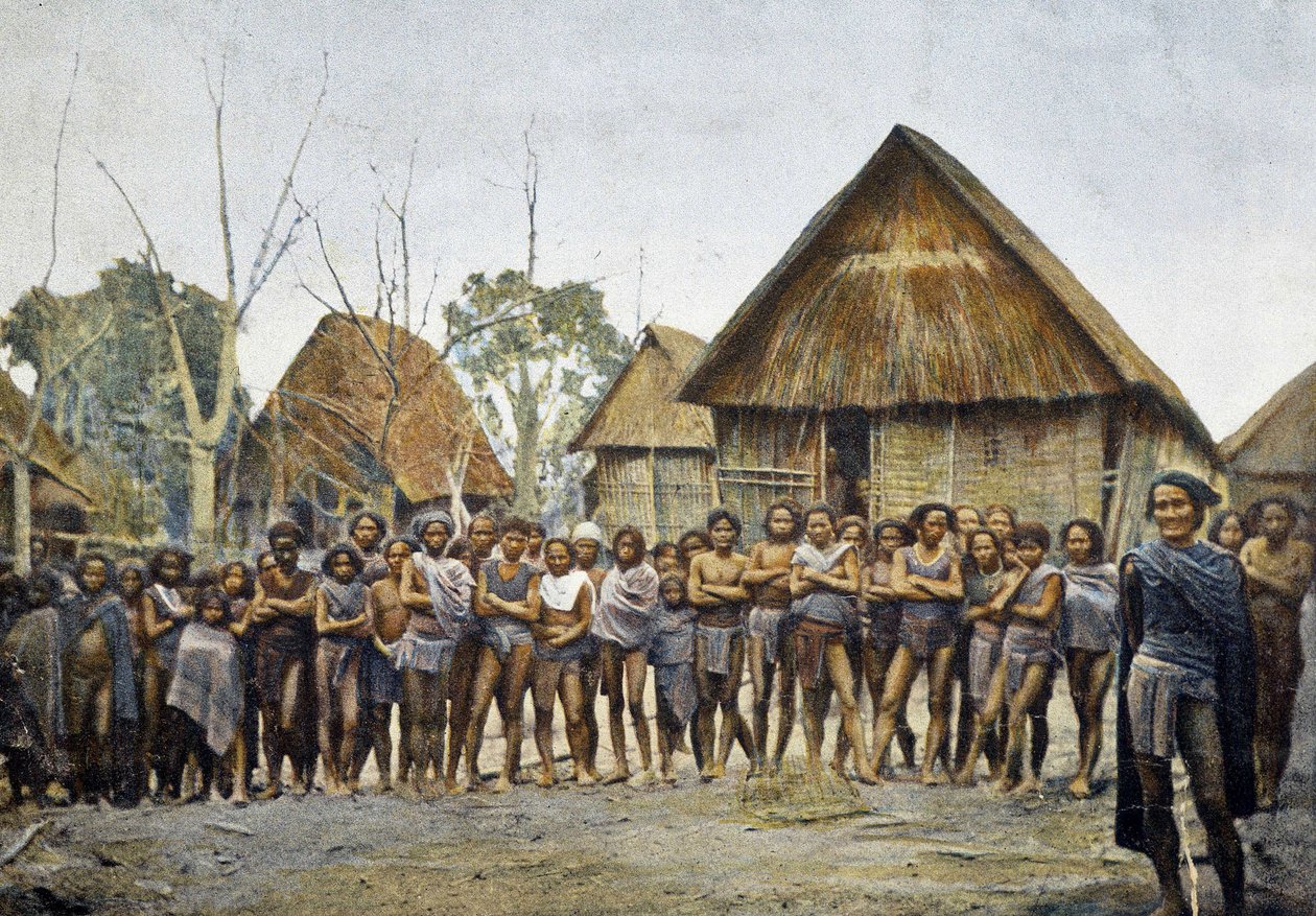 Village Moi e habitantes de Kontai, Annam, c. 1895, "Around the World", final do século XIX. de Unknown photographer