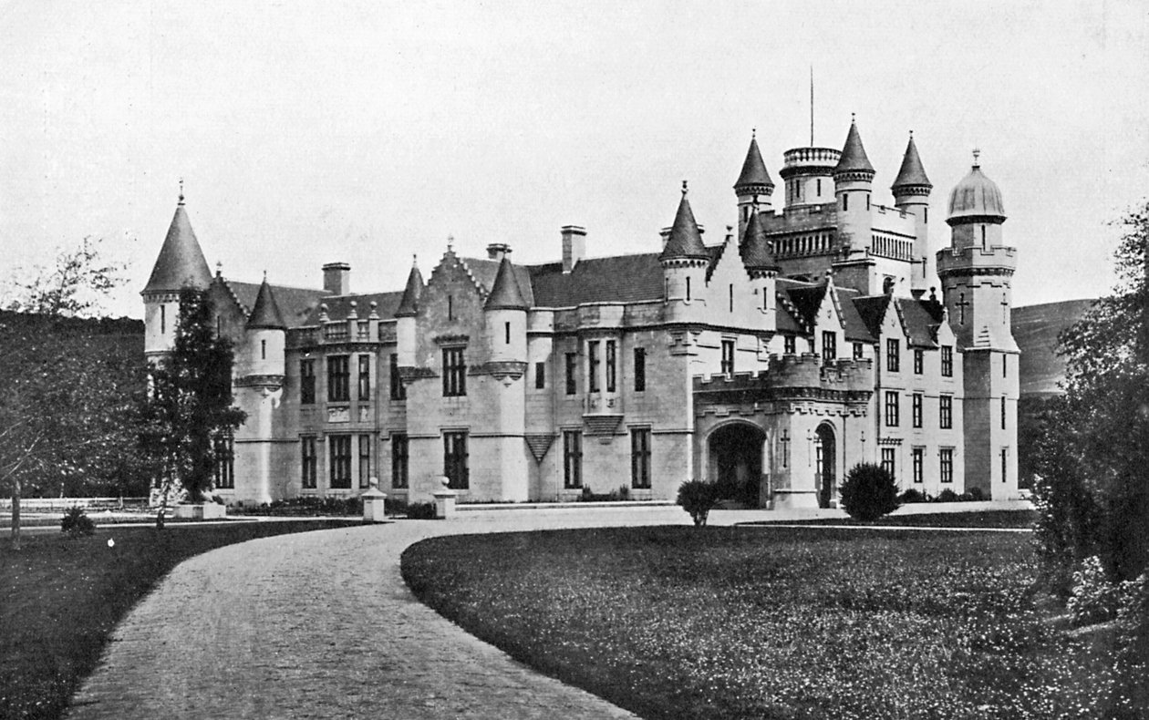 Castelo de Balmoral, Escócia, c1920 de Valentine and Sons Ltd