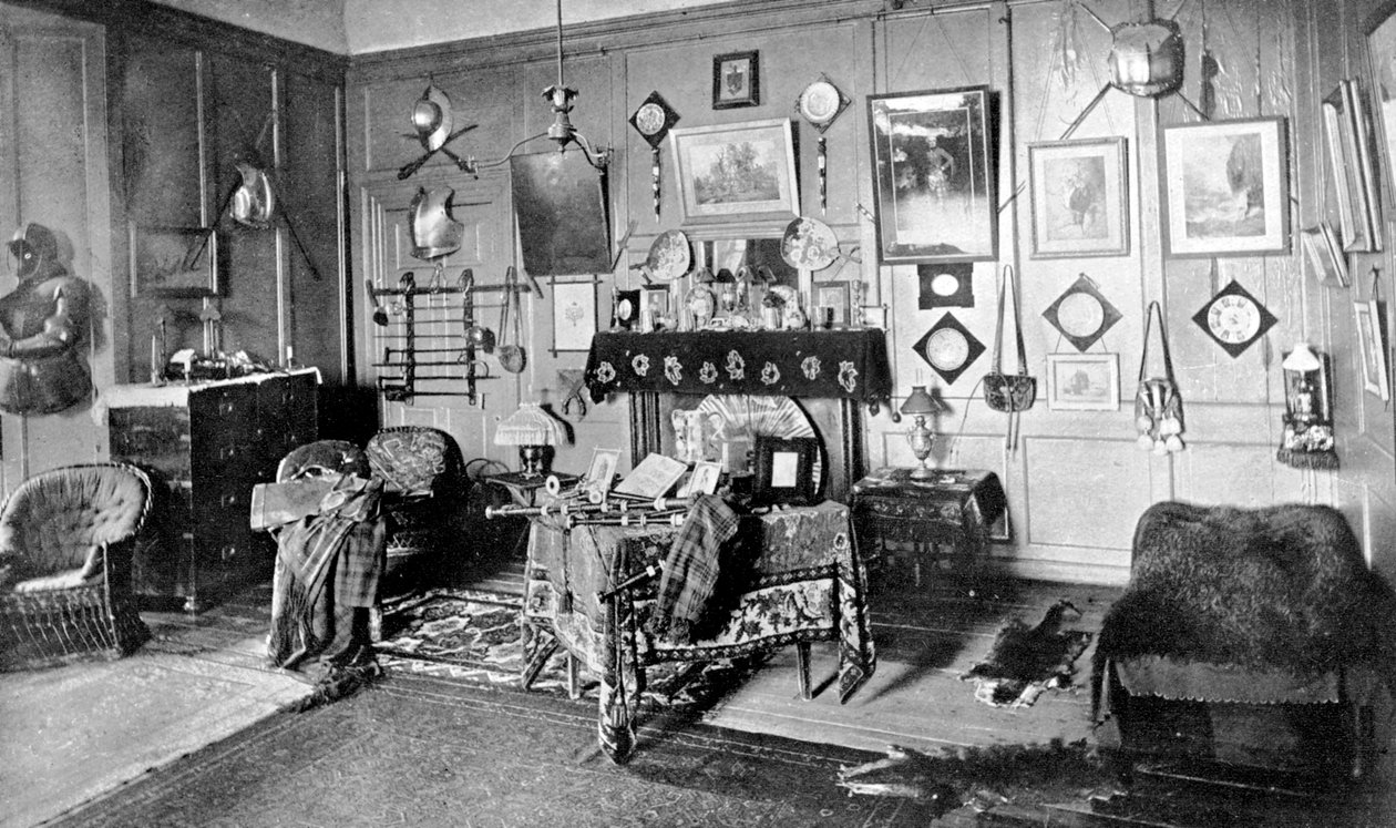 Um quarto em Stirling Castle, Escócia, 1924-1926. de Valentine and Sons Ltd