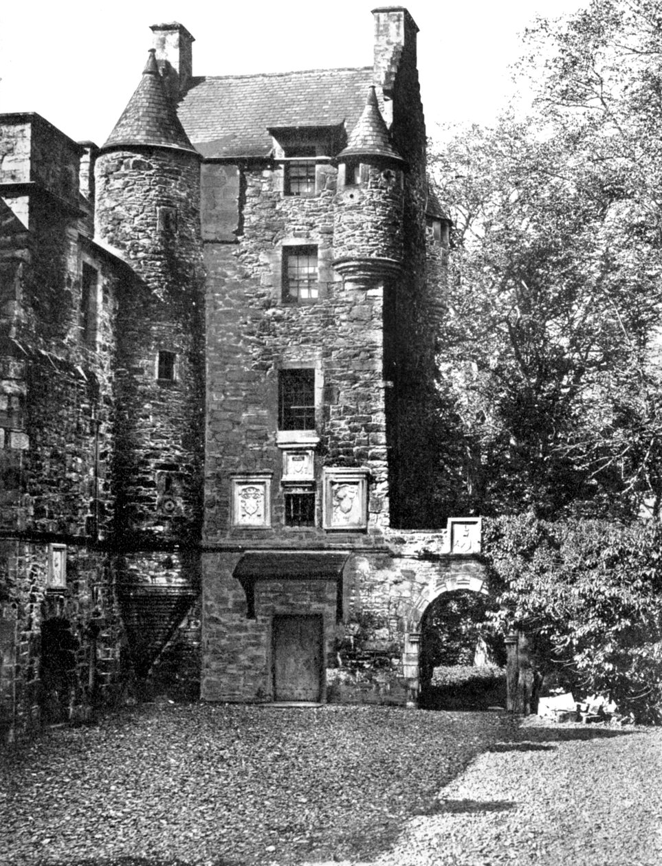Castelo de Ferniehirst, Jedburgh, Fronteiras, Escócia, 1924-1926. de Valentine and Sons Ltd