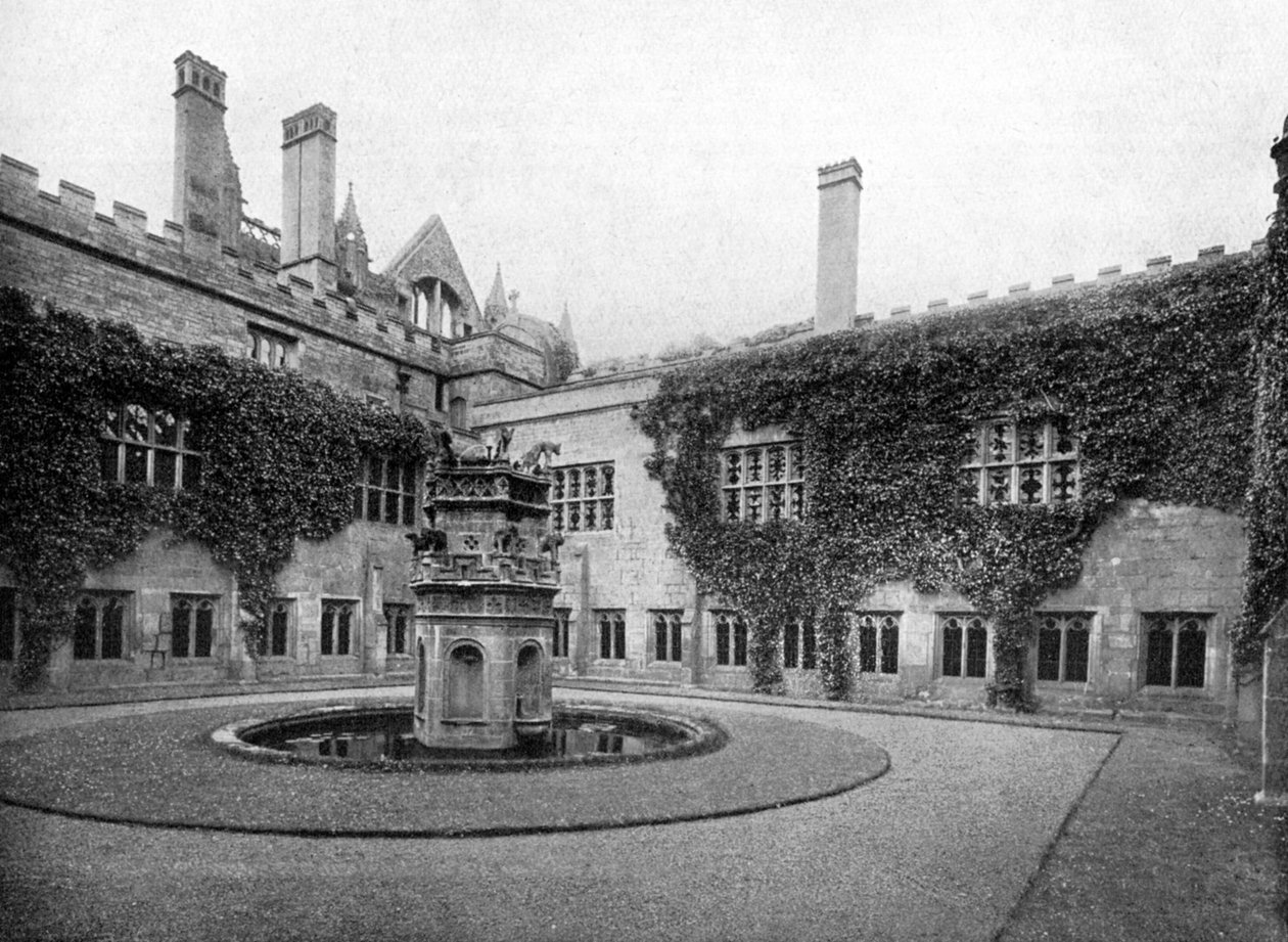 Os claustros, Newstead Abbey, Nottinghamshire, 1924-1926 de Valentine and Sons Ltd