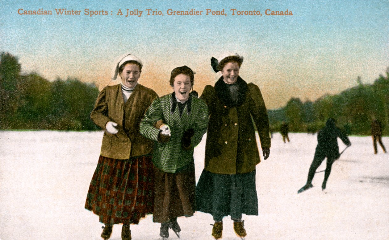 Esportes de inverno canadenses: A Jolly Trio, Grenadier Pond, Toronto, Canadá, século XX. de Valentine and Sons Publishing Co