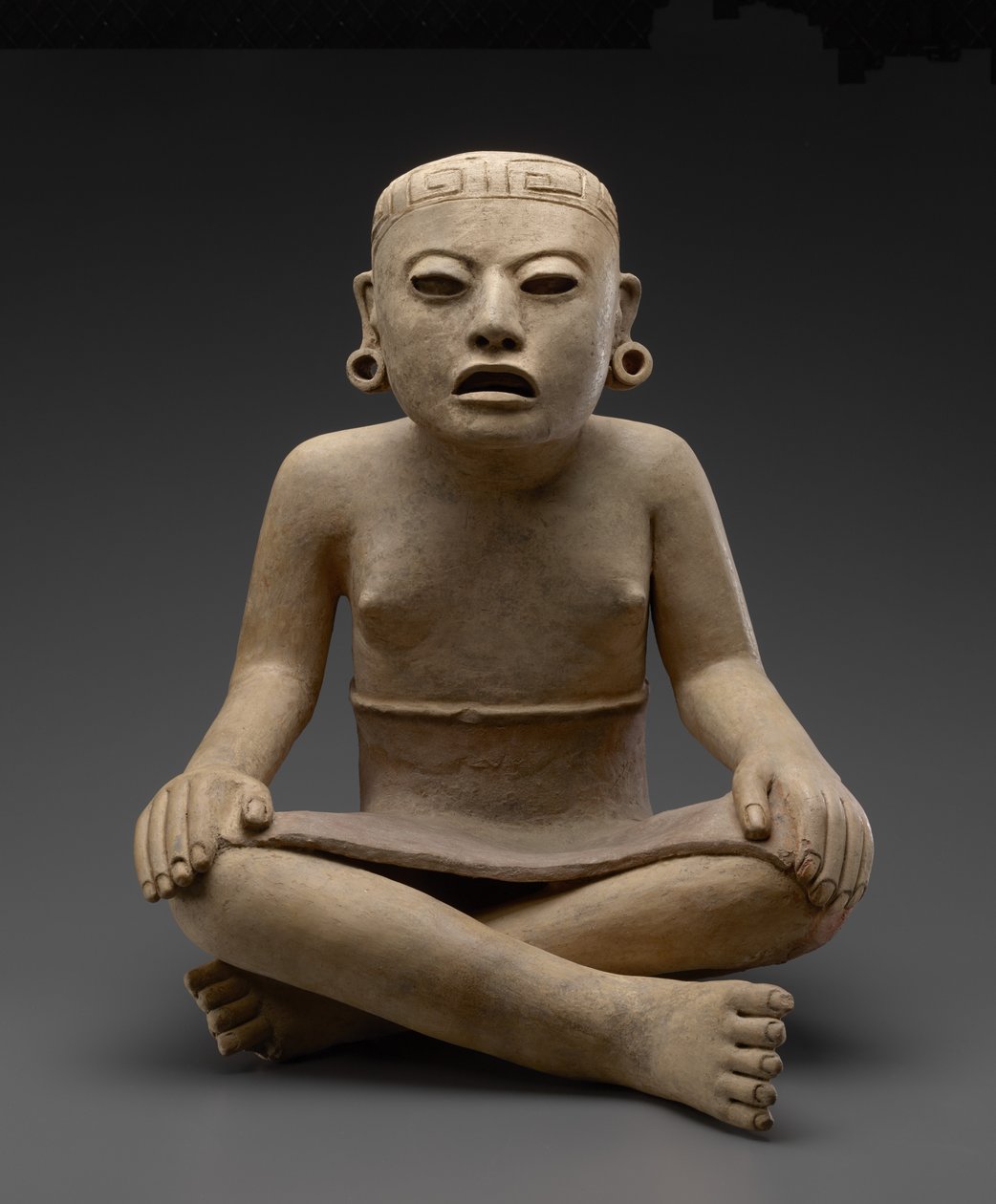 Mulher sentada, 600-900 DC (cerâmica e pigmento policromado) de Veracruz Gulf Coast Civilisation