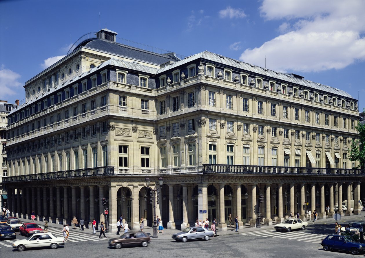 Vista da fachada do Teatro Francais, construído 1786-90 de Victor Louis