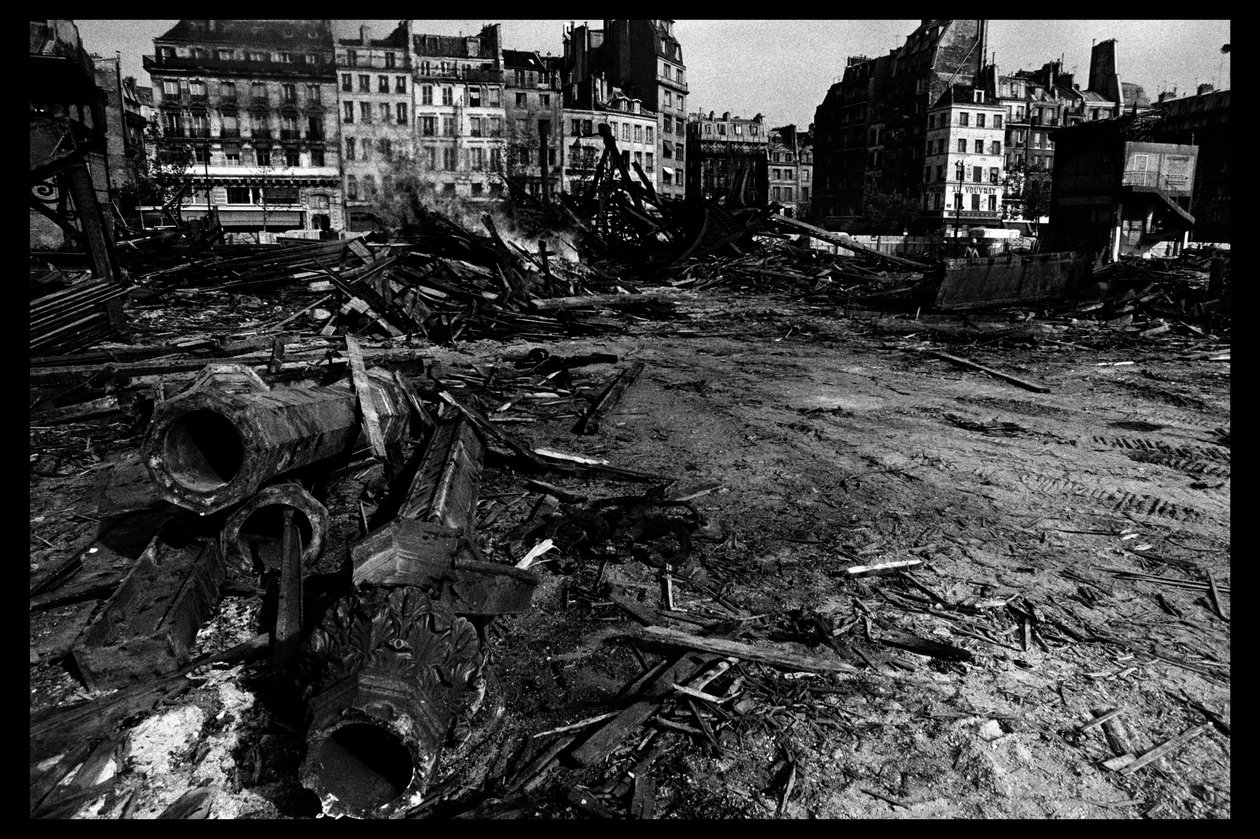 Demolição do mercado central em Paris, em agosto de 1971(foto a p/b) de Victor Baltard
