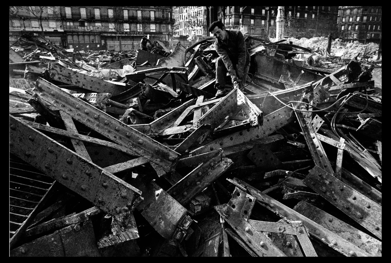 Demolição do mercado central em Paris, em agosto de 1971(foto a p/b) de Victor Baltard