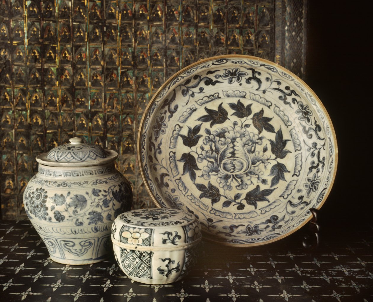 Porcelana azul e branca de Annam, do século 15 ao 16 (cerâmica) de Vietnamese School
