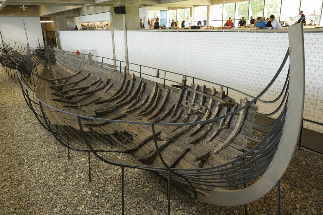 Um longboat preservado e re-construído de Viking