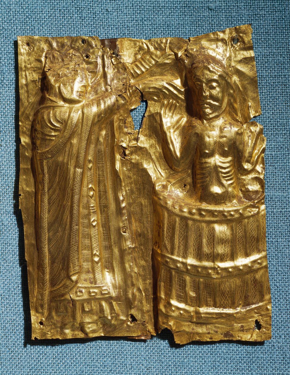 Placas de tamdrup, em papel de ouro em relevo, representando o bispo Poppo Poppo baptizando o Rei Harald Bluetooth da Dinamarca em 963 de Viking