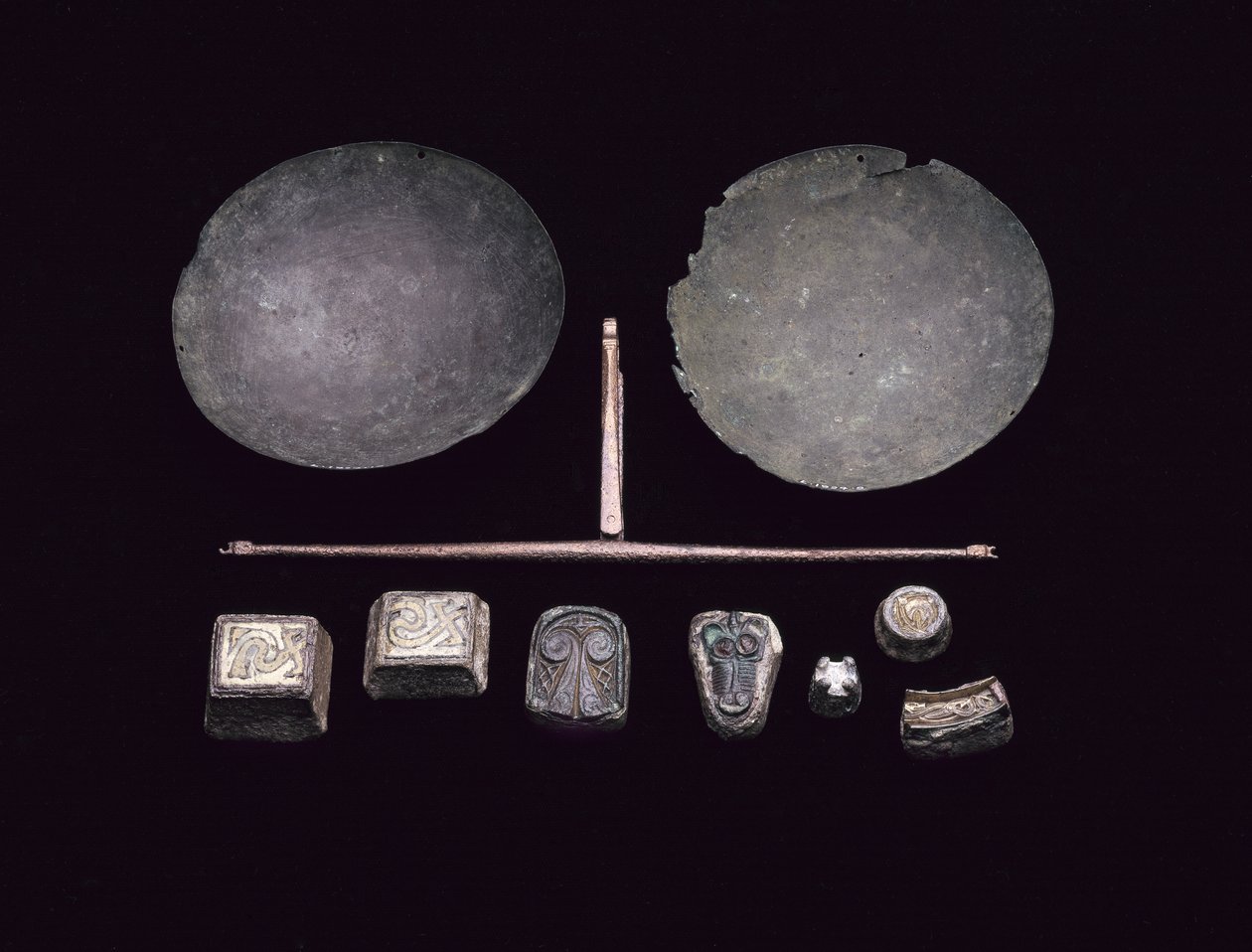 Viga de equilíbrio para um conjunto de balanças, de um barco Viking enterrado na Baía de Kiloran, Colonsay, Argyll, 875-925 AD (bronze) de Viking Viking