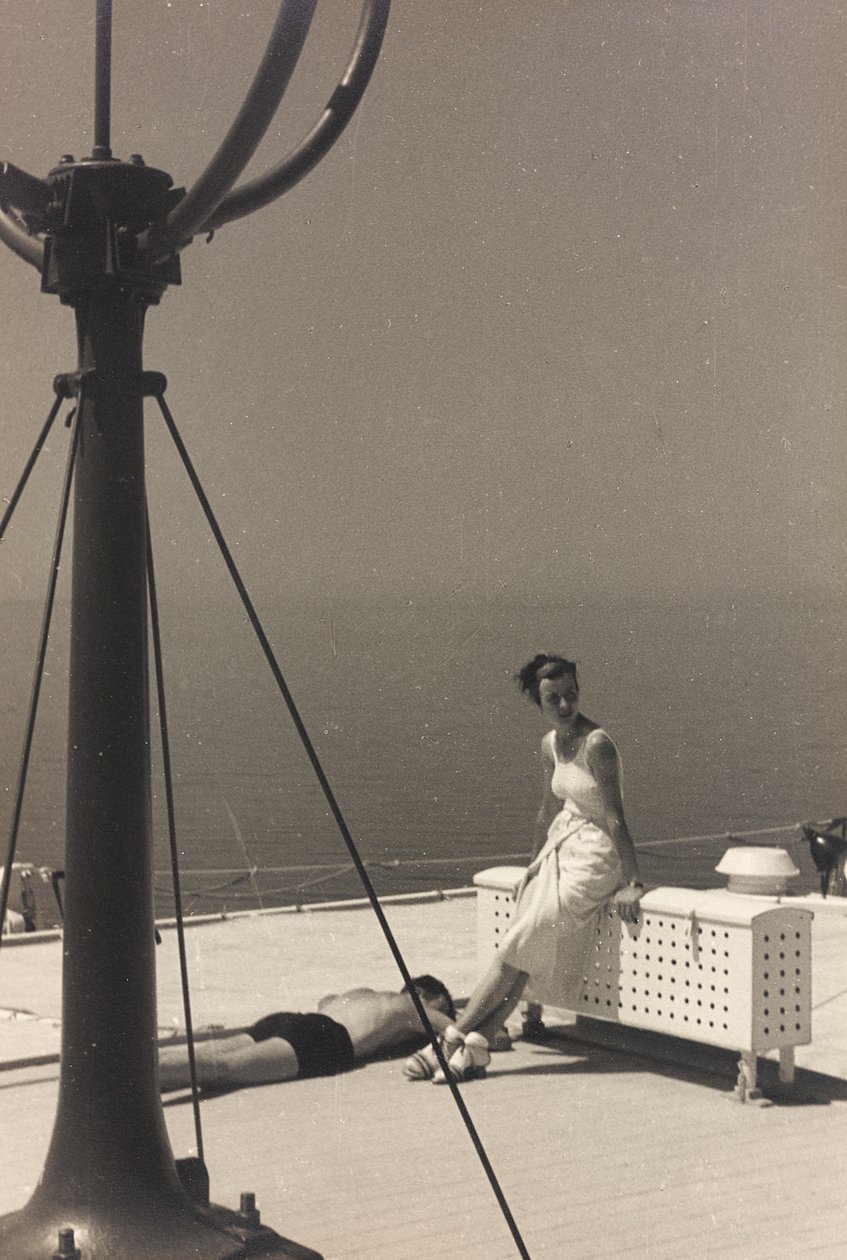 Casal a bordo do navio de cruzeiro "Oceania", do álbum "At the Edge of Oceania 28th July to 10th August 1935 de Vincenzo Balocchi