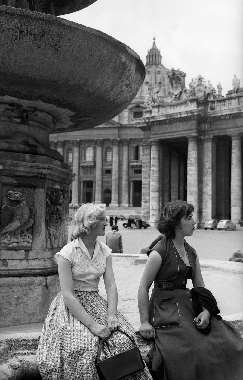 Estrangeiros em Roma, c.1960 (impressão em gelatina e prata) de Vincenzo Balocchi