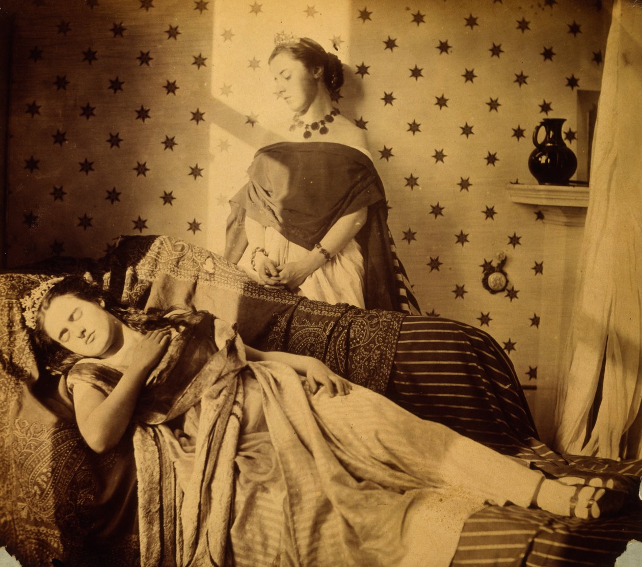 Estudo fotográfico de Isabella Grace e Clementina Maude, c.1853-4 de Viscountess Hawarden