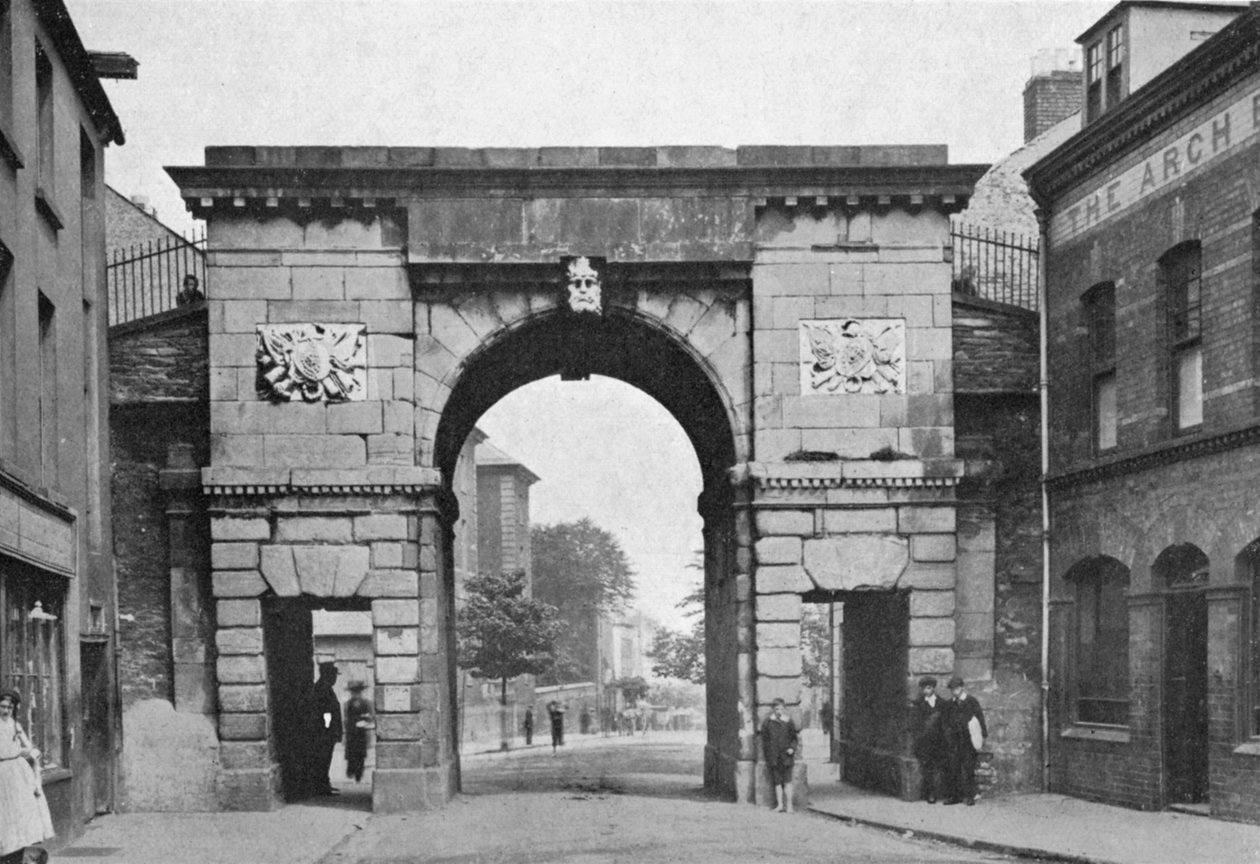 Porta do Bispo, Londonderry, 1924-1926 de WA Green
