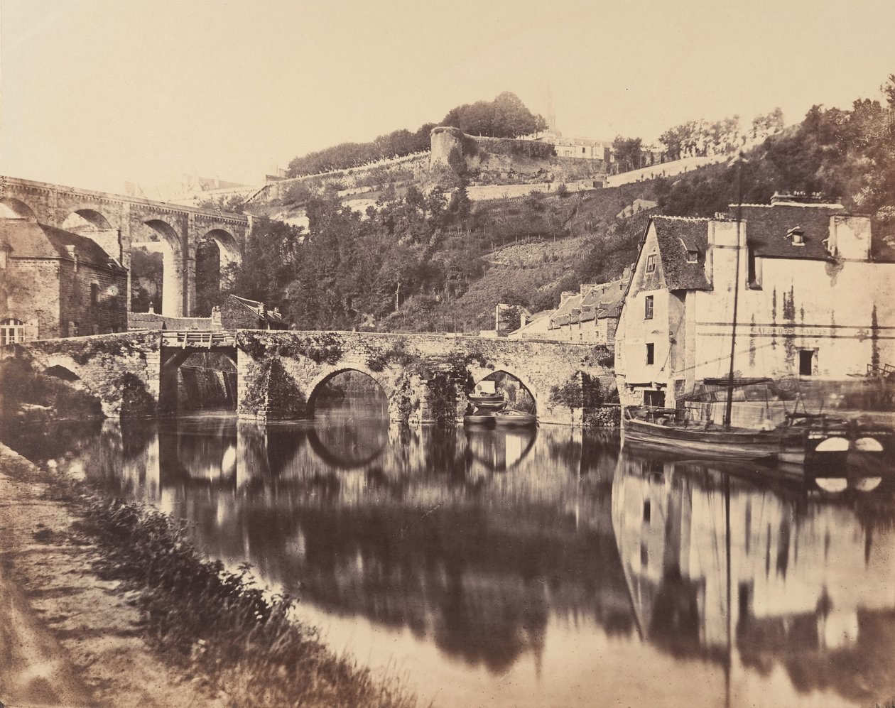Porto de Dinan, Bretanha, 1856. de WA Mansell