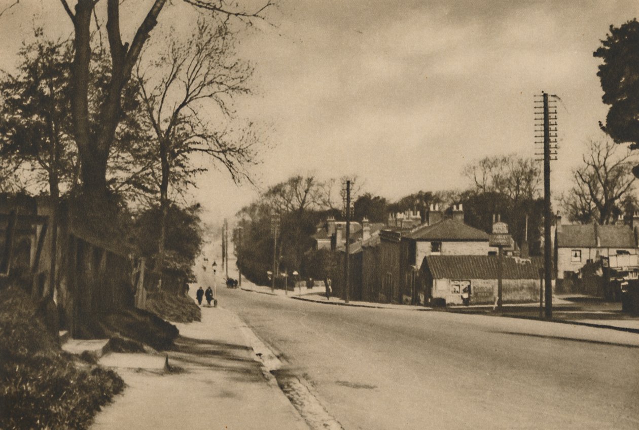 Onde a estrada romana para Dover cruza o monte de atiradores além de Blackheath, c1935. de W. Whiffin