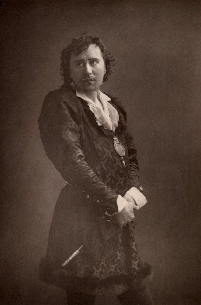 "Herbert Beerbohm Tree (1853-1917), ator e empresário inglês. Fundador da Academia Real de Arte Dramática (RADA). (Woodburytype) de W. and D. (after) Downey