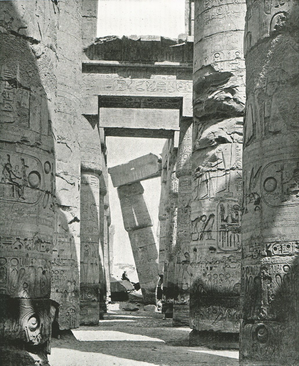 Colunas do Hypostyle Hall, Karnak, Egito, 1895. de W and S Ltd
