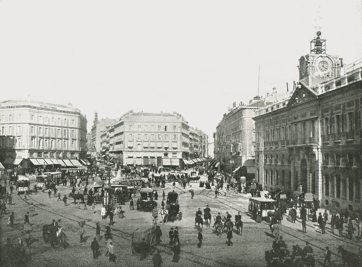 Puerta del Sol, Madri, Espanha, 1895. de W and S Ltd