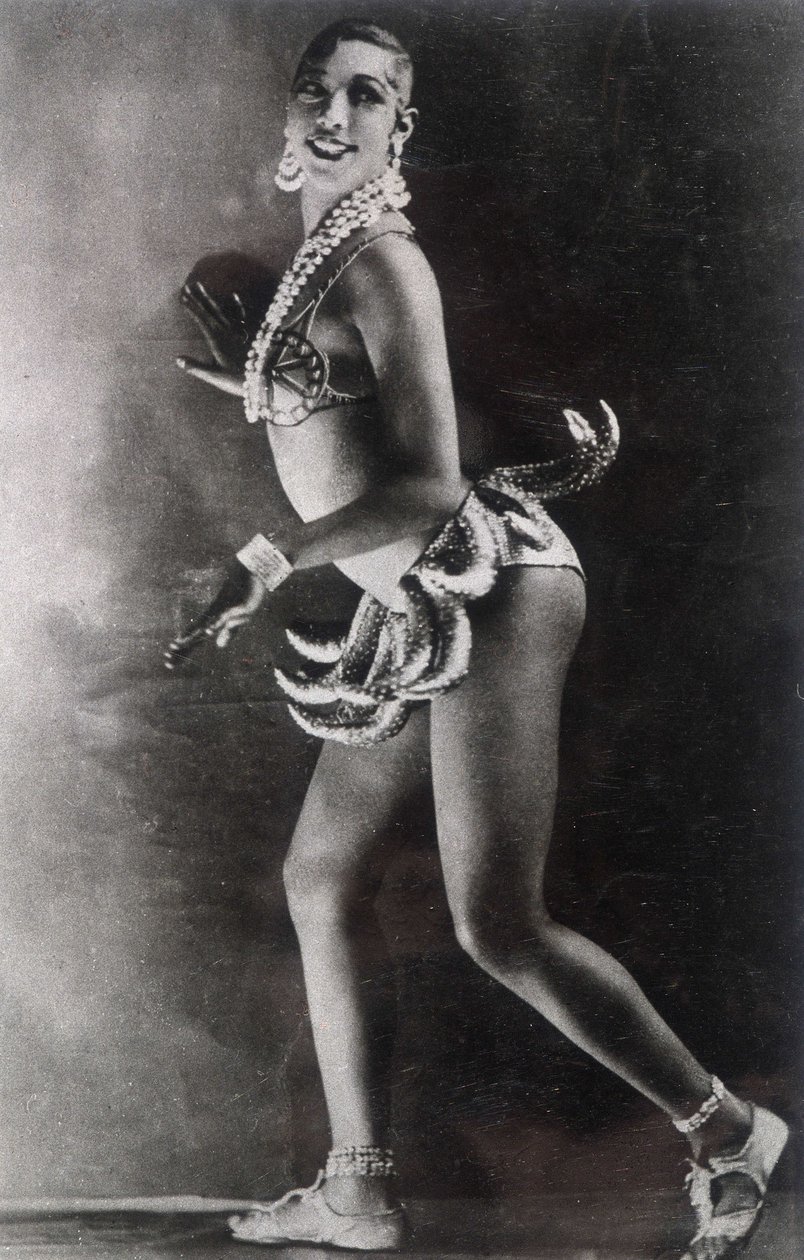 Josephine Baker vestida com um cinto de bananas. Fotografia de Lucien Walery (1863-1935). de Walery