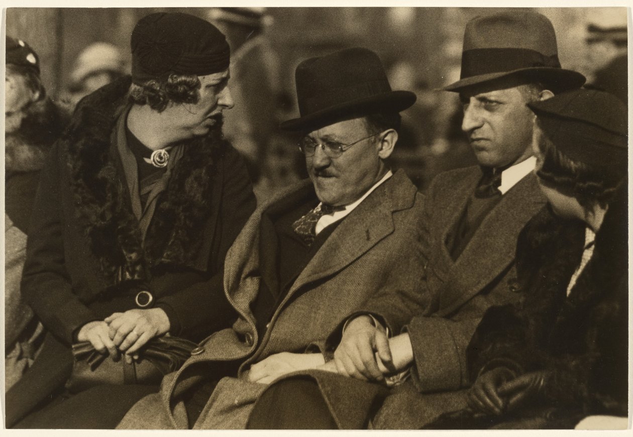 Um banco no Bronx no domingo de Walker Evans