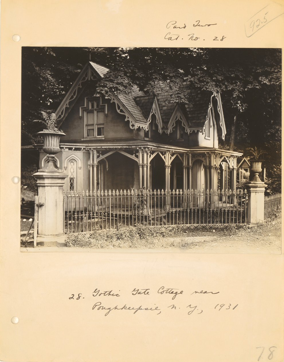 [Casa de campo gótica perto de Poughkeepsie, Nova Iorque] de Walker Evans