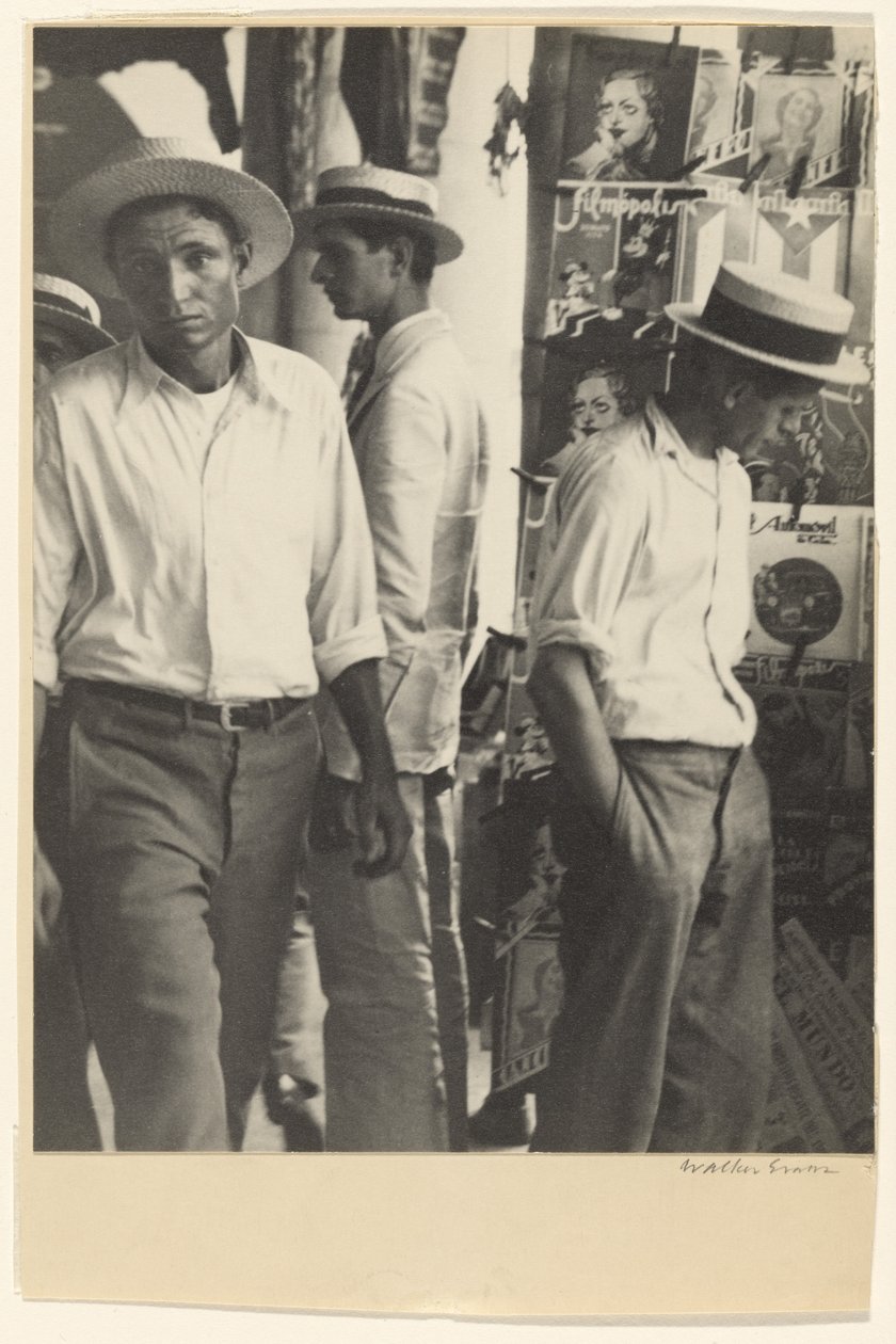 Pessoas na banca de jornais do centro de Havana Shoeshine de Walker Evans