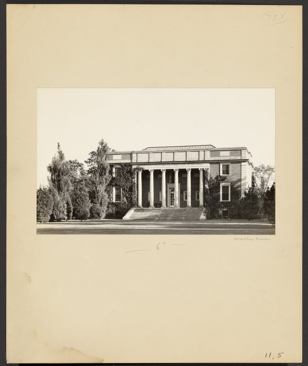 [Wheaton College: The Library (1923)] de Walker Evans