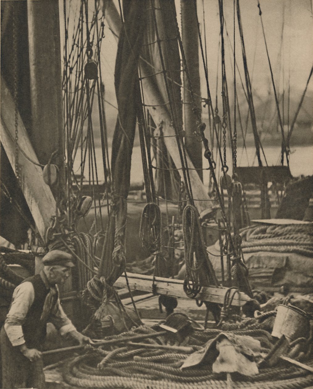 Ao pé do mastro em uma barcaça do Tamisa, c1935. de Walter Benington