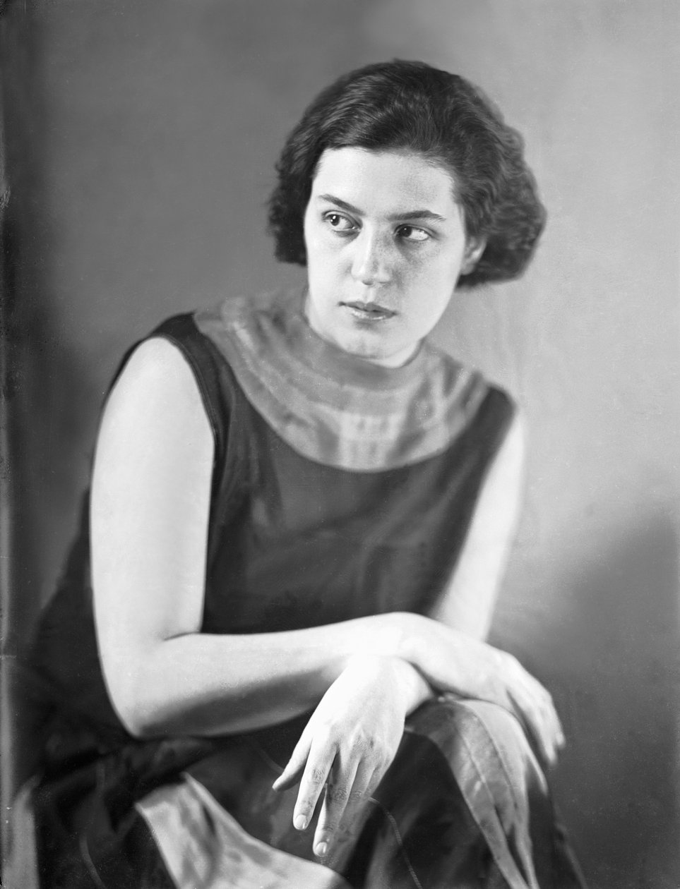 Retrato de Anita Pittoni, c.1933 (fotografia a preto e branco) de Wanda Wulz