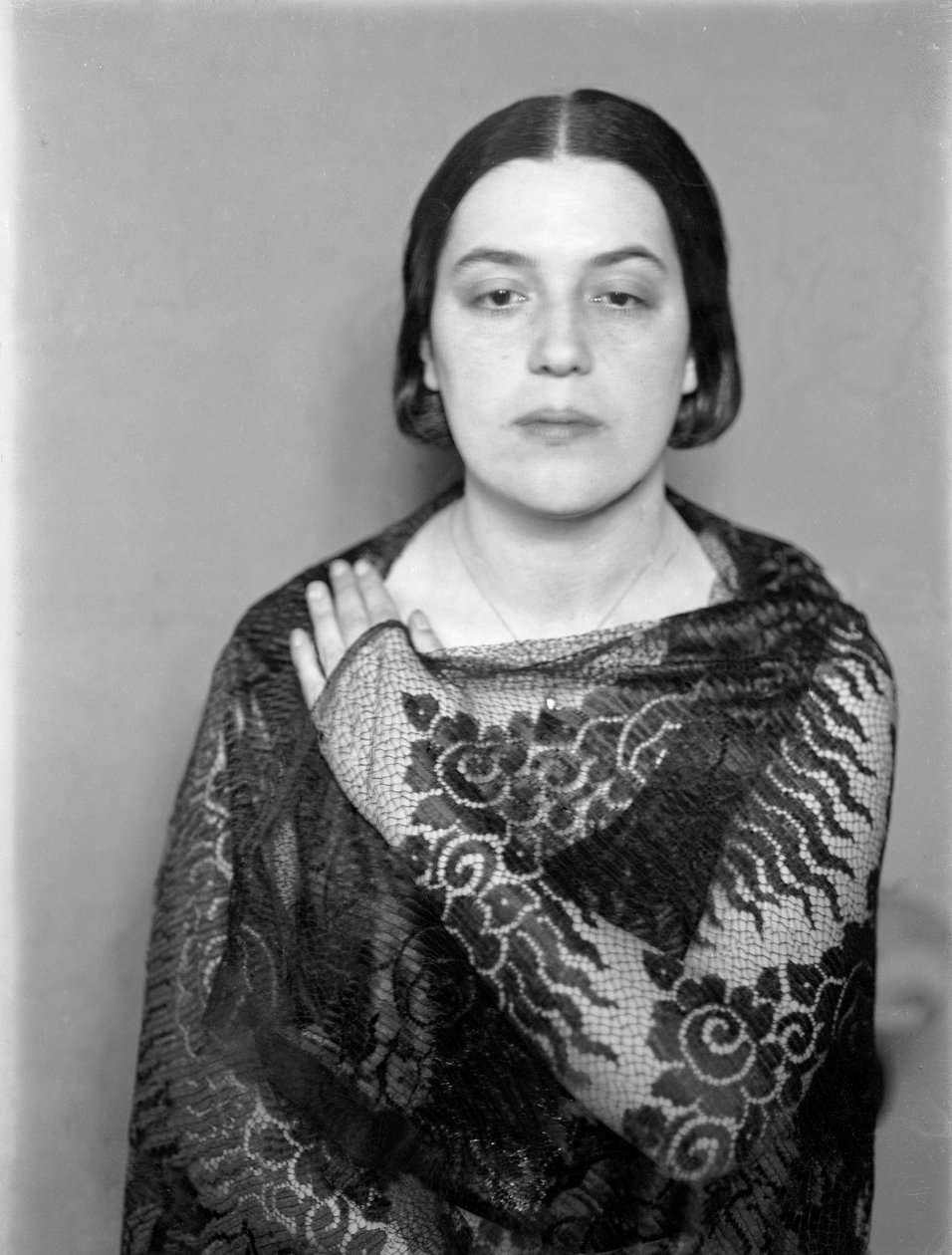 Retrato de Anita Pittoni, c.1933 (fotografia a preto e branco) de Wanda Wulz