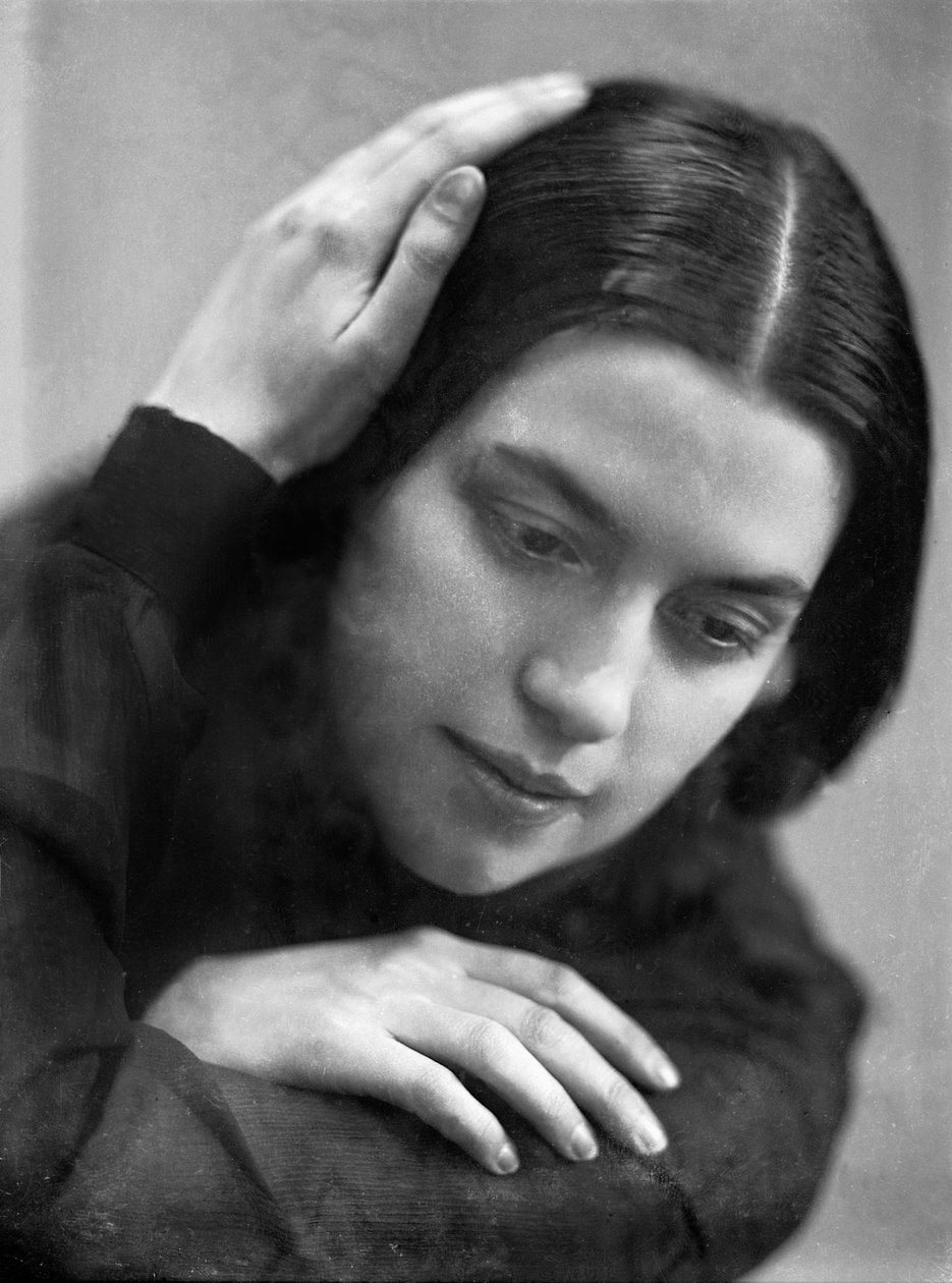 Retrato de Anita Pittoni, c.1940 (fotografia a preto e branco) de Wanda Wulz