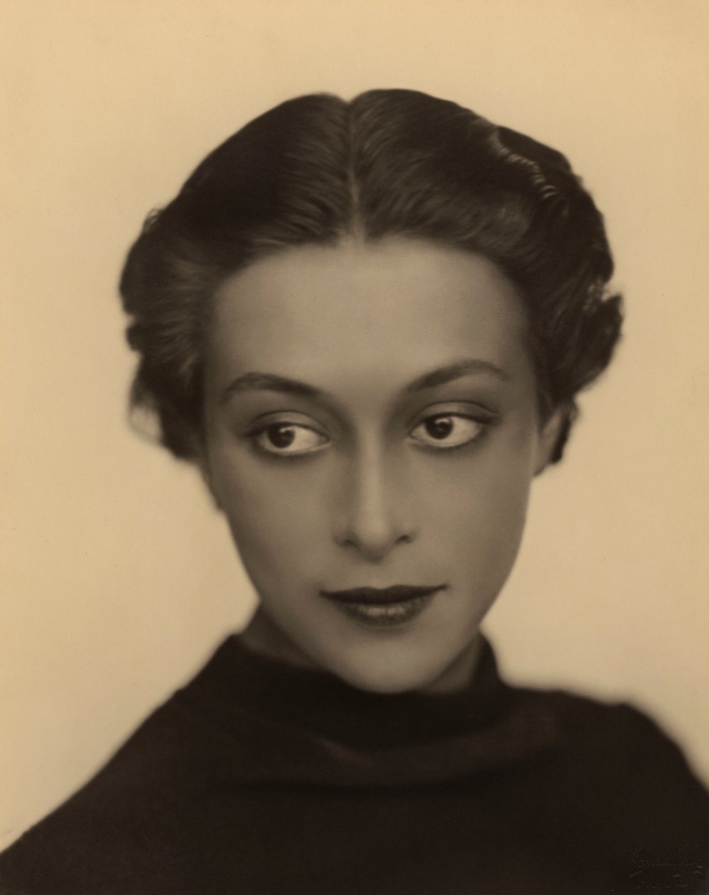 Retrato de uma jovem mulher, Trieste, c.1928 (impressão em gelatina e prata) de Wanda Wulz