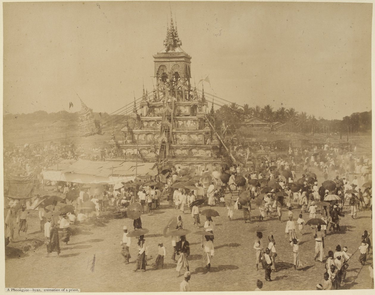 Um Phoogyee-byan, cremação de um padre de Watts and Skeen