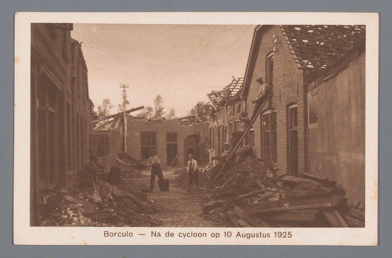 Borculo -- Após o ciclone de 10 de Agosto de 1925 de Weenenk and Snel